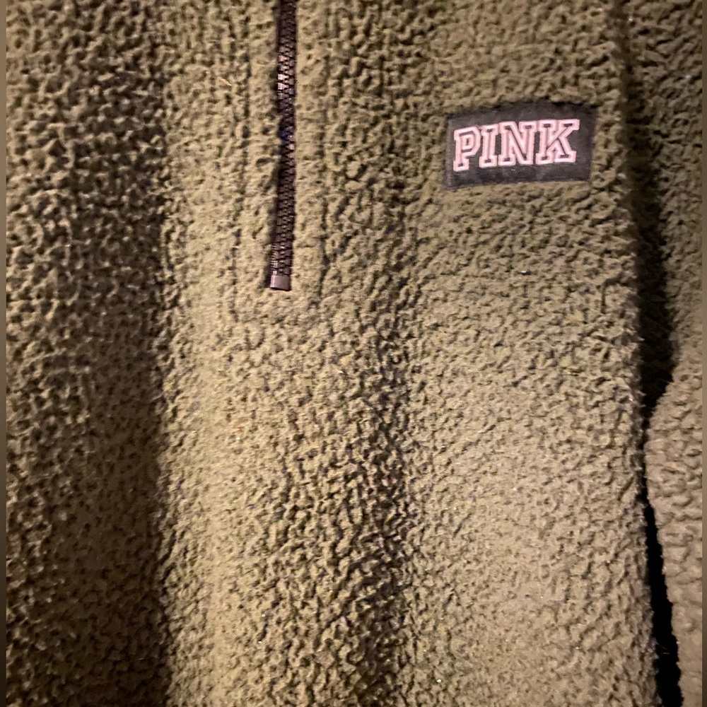 Softer than your Exs hugs and always there when you need it Large Sherpa pockets - Picture 14 of 14